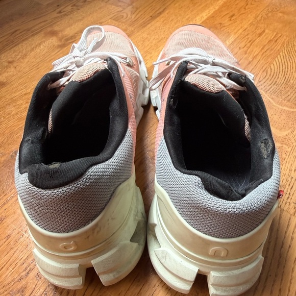 On Cloud Women's Pink and White Athletic Shoes - Picture 4 of 7